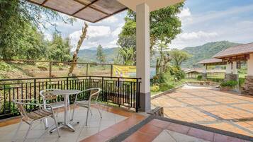 Tempat makan outdoor