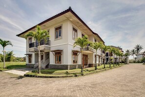 Exterior - OYO 3896 Villa Pesona Wisata Puncak (Cipanas)