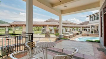 Tempat makan outdoor