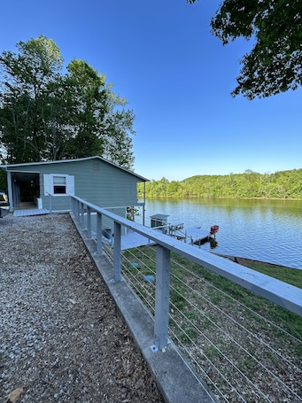 Property grounds. Riverfront Property Newly Renvoated The Sweet Retreat