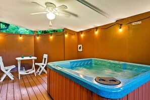 Indoor spa tub