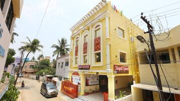 Mặt tiền nơi lưu trú