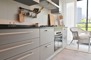 Fridge, microwave, oven, stovetop