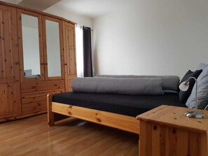 2 bedrooms, bed sheets