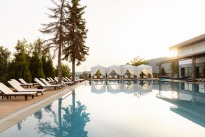 Indoor pool, outdoor pool, pool umbrellas, pool loungers - Radika Rezort (Leunovo)