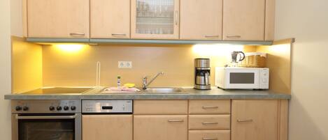 Fridge, microwave
