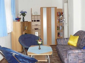 Unclassified image, 3 of 9, button