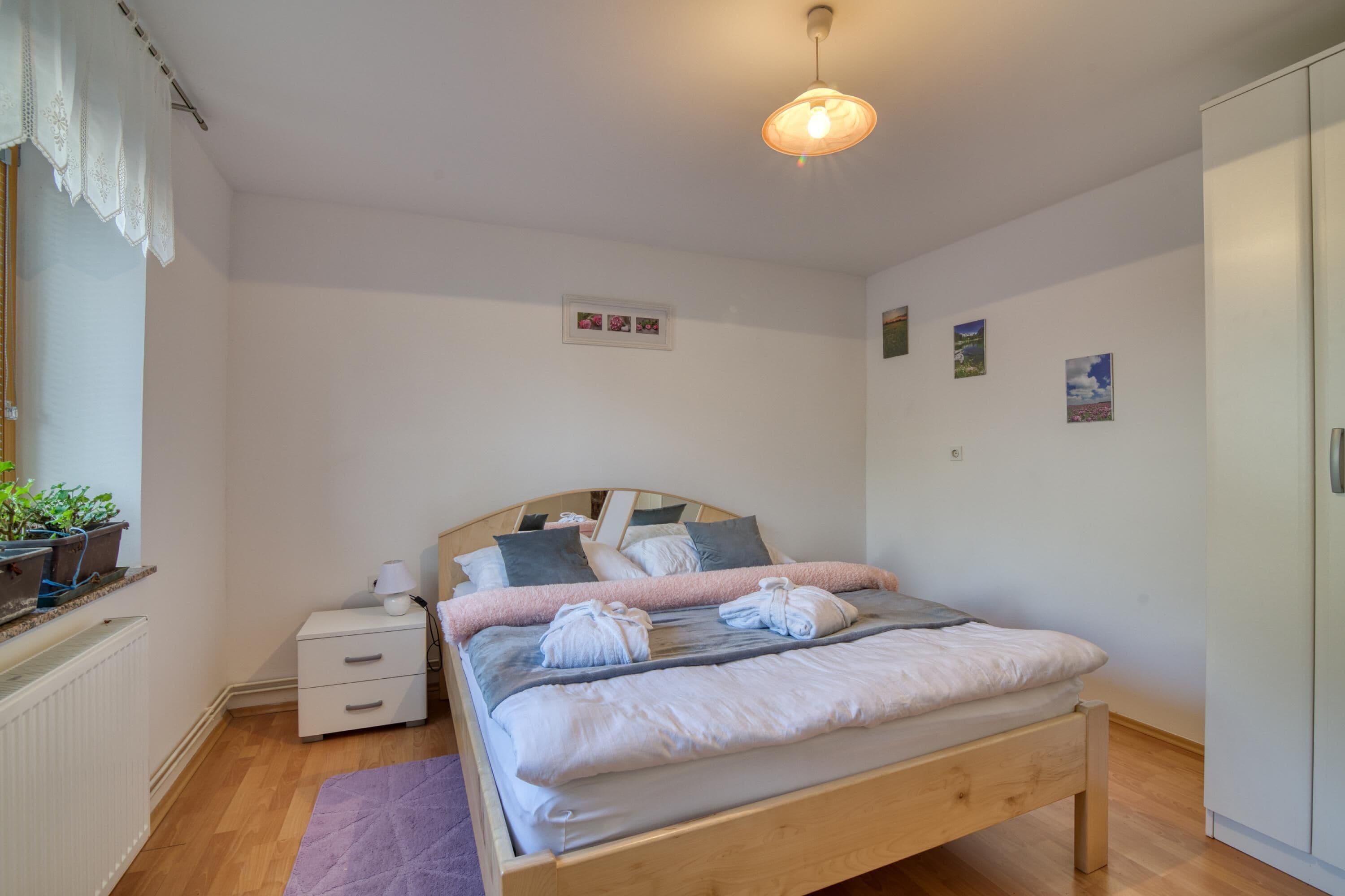 Familienhaus, Mehrere Schlafzimmer, Bergseite (Farmhouse Blackberry Pool&Wellness) | 2 Schlafzimmer, kostenloses Internet, Bettwäsche