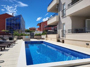 Outdoor pool, a heated pool