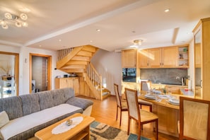 Family House, 1 Bedroom, Balcony, Mountainside (Pool & Wellness Chalet Sunshine) | Interior