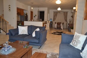 Familienvilla | Wohnbereich | Kamin