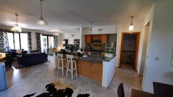 Biệt thự dành cho gia đình | Bếp riêng | Dụng cụ nấu nướng/bát dĩa/dao nĩa