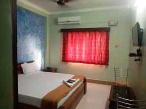 Free WiFi, bed sheets