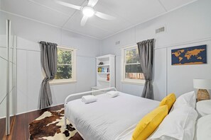 4 habitaciones, tabla de planchar con plancha y wifi gratis