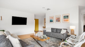 Smart-tv, eldstad, Netflix och streamingtjänster