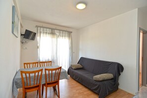 TV - Apartment 2071/34104 (Istria - Stinjan), 500m from the beach (Stinjan)