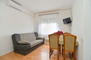 TV - Apartment 2071/34105 (Istria - Stinjan), 500m from the beach (Stinjan)