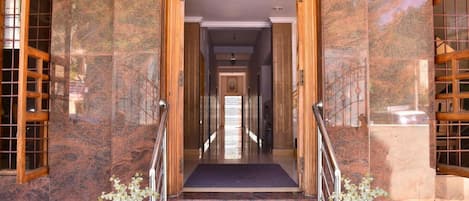 Entrée de l’hébergement