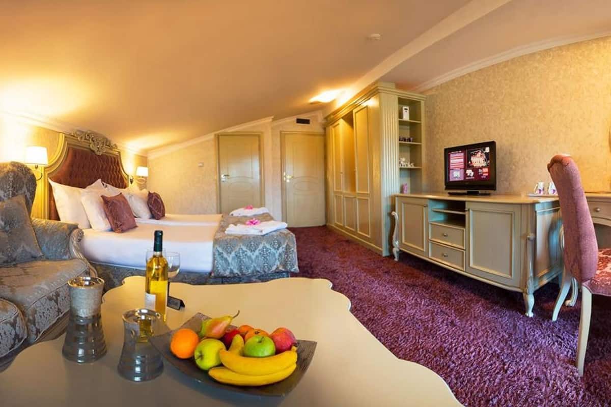 Minibar, in-room safe, soundproofing, iron/ironing board