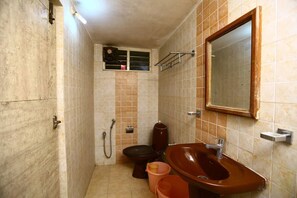 Bathroom - JJS PARK INN (Chennai)