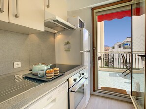 Fridge, microwave, oven, dishwasher - N&J - SUNRISE TERRACE - Close sea - Terrace 30m² (Niza)