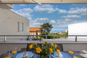 Outdoor dining - Luxury Penthouse Adriatic Dream & Private Pool (Crikvenica)