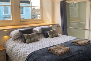 2 bedrooms, iron/ironing board, travel cot, free WiFi