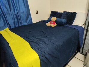 1 bedroom, desk, free WiFi, bed sheets