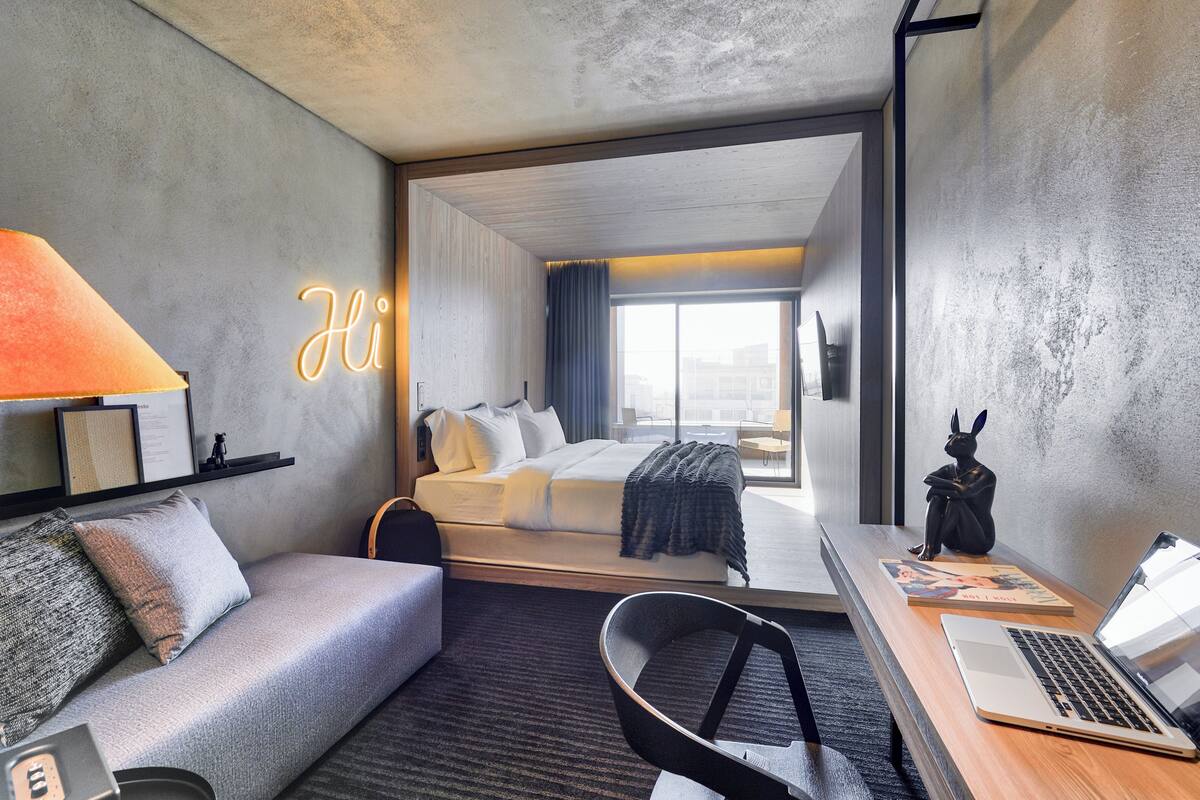 Hypo-allergenic bedding available, in-room safe, desk, laptop workspace