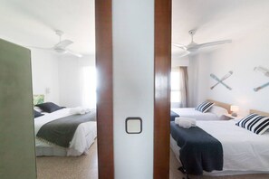 2 Schlafzimmer, Schreibtisch, Bügeleisen/Bügelbrett, WLAN