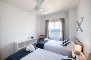 2 Schlafzimmer, Schreibtisch, Bügeleisen/Bügelbrett, WLAN