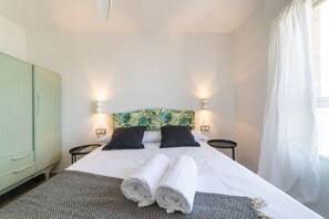 2 chambres, bureau, fer et planche à repasser, Wi-Fi