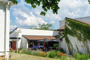 Breakfast and dinner served, local and international cuisine - Thorbjørnrud Hotell (Jevnaker)