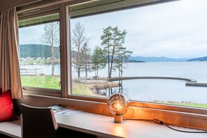 Double Room, Sea View | Desk, laptop workspace, free WiFi, bed sheets - Thorbjørnrud Hotell (Jevnaker)