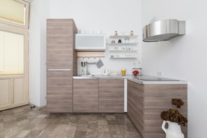 Studio, Terrace | Private kitchenette