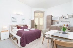 Estúdio, terraço | Roupa de cama