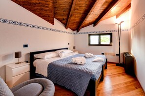 4 chambres, lit parapluie, Wi-Fi gratuit, draps fournis