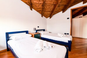 4 chambres, lit parapluie, Wi-Fi gratuit, draps fournis