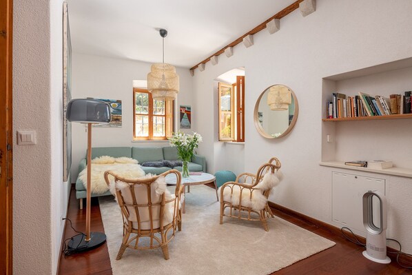 Ferienhaus (5 Bedrooms) | Wohnzimmer | Fernseher