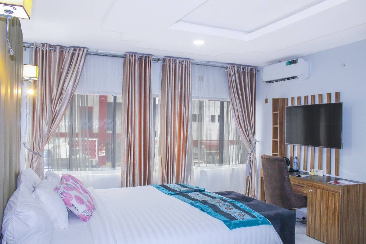 Phòng Suite Exclusive | Két bảo mật tại phòng, truy cập Internet không dây miễn phí 
