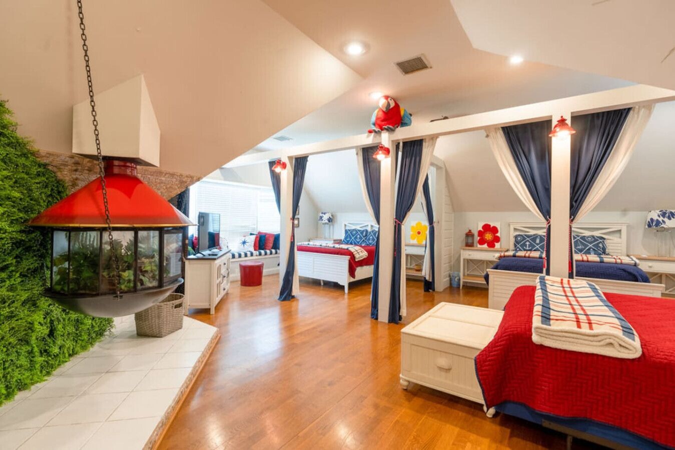 Desk, iron/ironing board, travel cot, WiFi