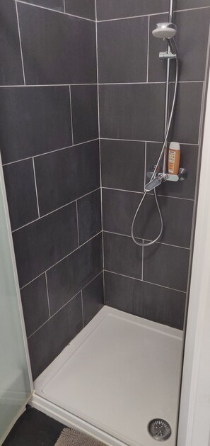 Douche, papier toilette