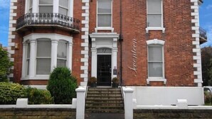 Front of property - Rowntree Lodge (Scarborough)