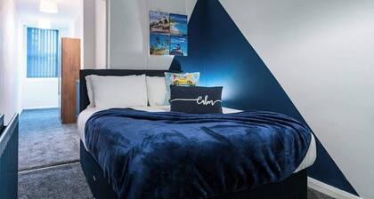 Hull Largest 6 Bedrooms House - Sleeps 13