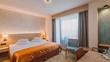 Bureau, Wi-Fi gratuit, draps fournis