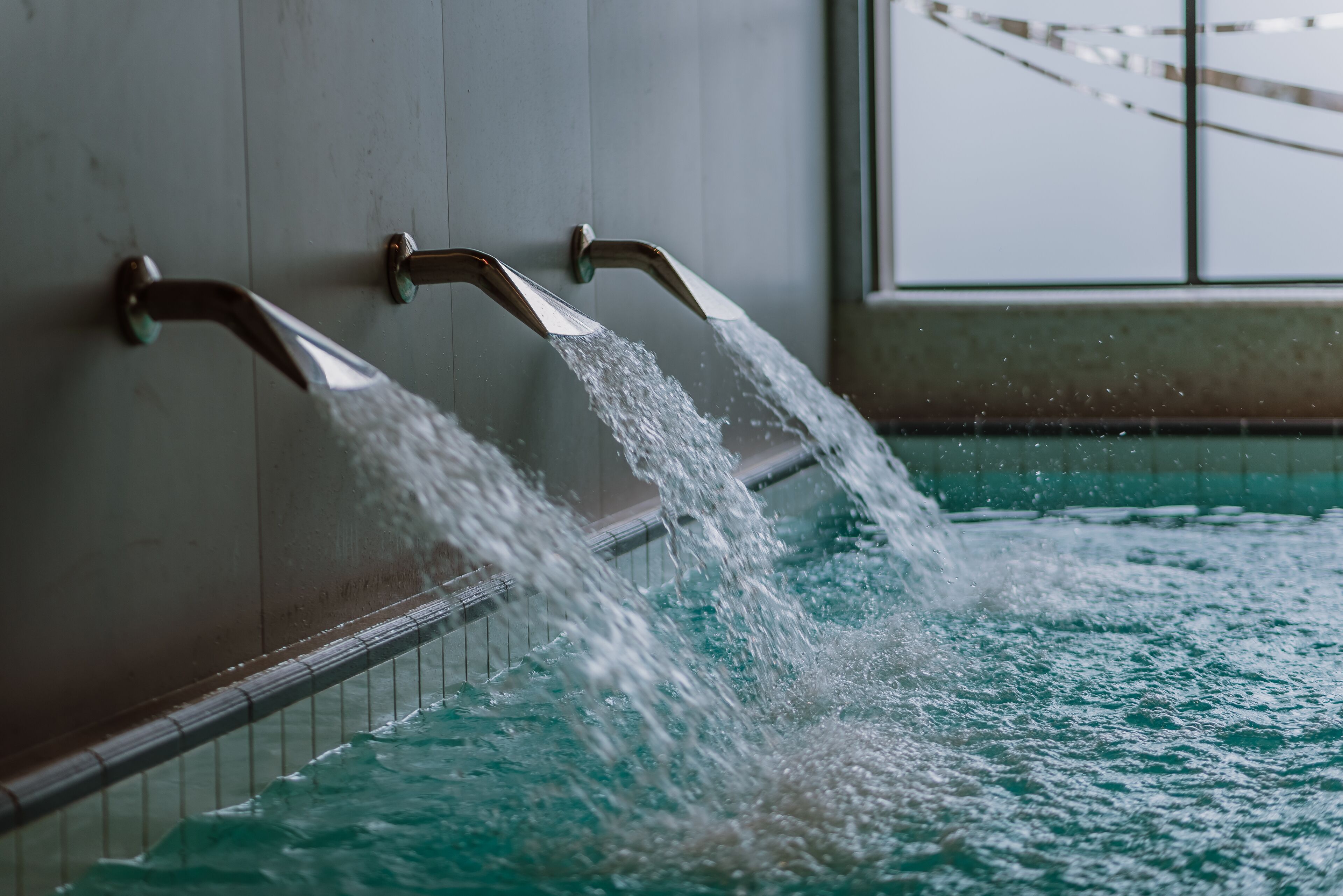Sauna, kuumia lähteitä, kuumakivihierontaa, klassista hierontaa