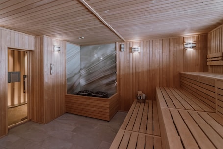 Sauna, hot springs, hot stone massages, Swedish massages, massages. Ensana Ursina