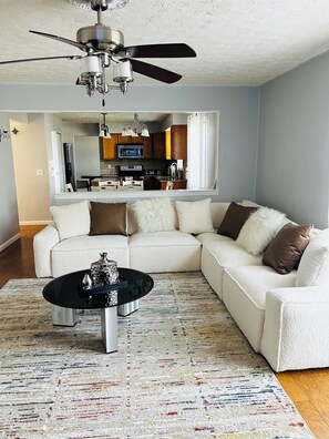 Living area - The Eastside Getaway  (Reynoldsburg)