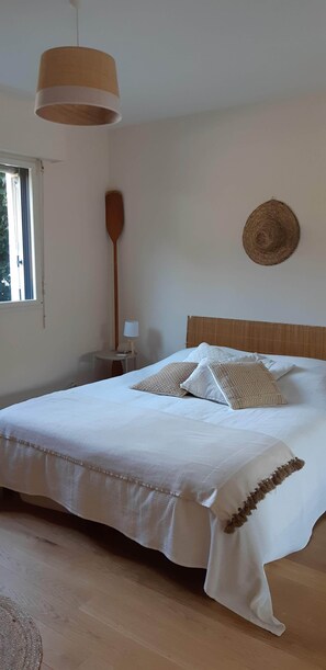 4 chambres, fer et planche à repasser, Wi-Fi gratuit, draps fournis