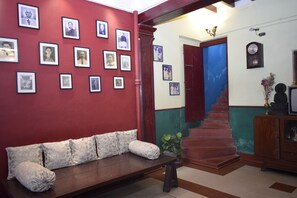 24-inch LED TV with satellite channels, TV - Ganesh Beach Resort (Tindivanam)